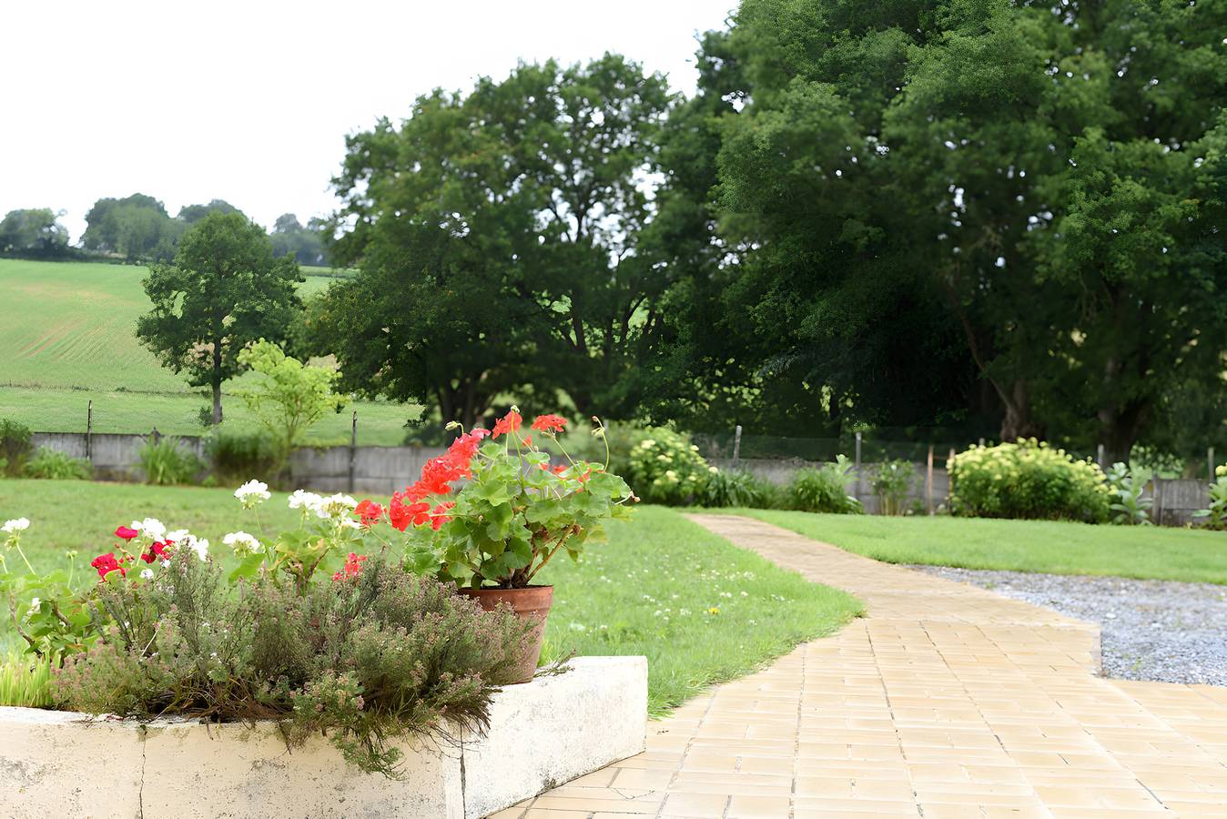 Casa de vacaciones 'La Gando' con terraza privada y jardín privado in La Chapelle-Erbrée, Fougères-Vitré