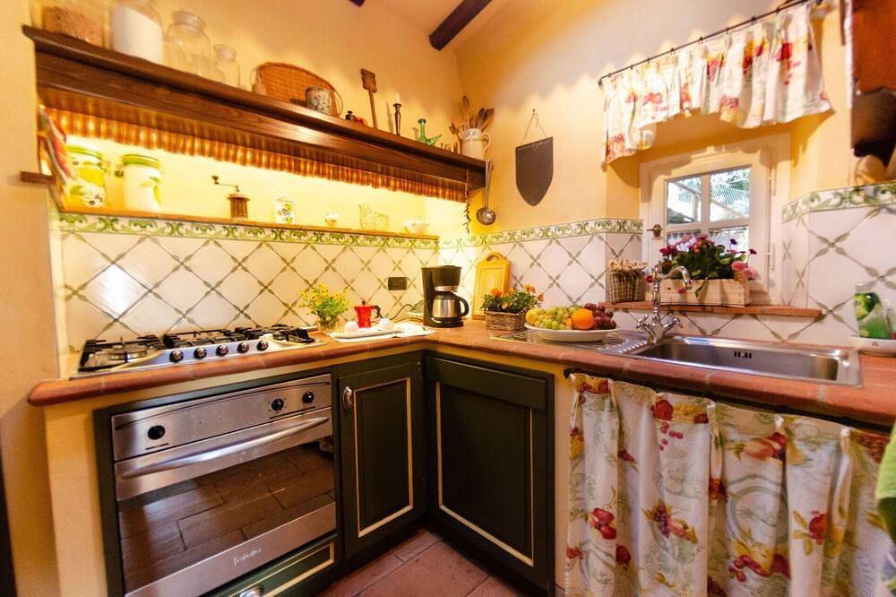 La Casa Del Sole - Petrognano ,Tuscany in Capannori, Lucca Provisen