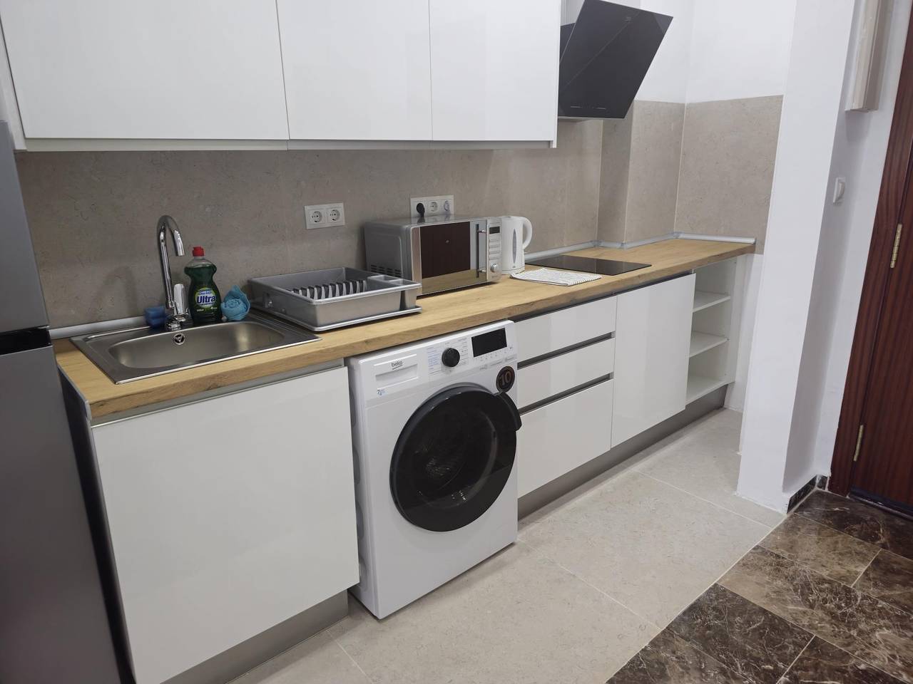 Entire vacation apartment, Tao City Center Apartment near Nogalera and train station in Torremolinos Centre, Torremolinos