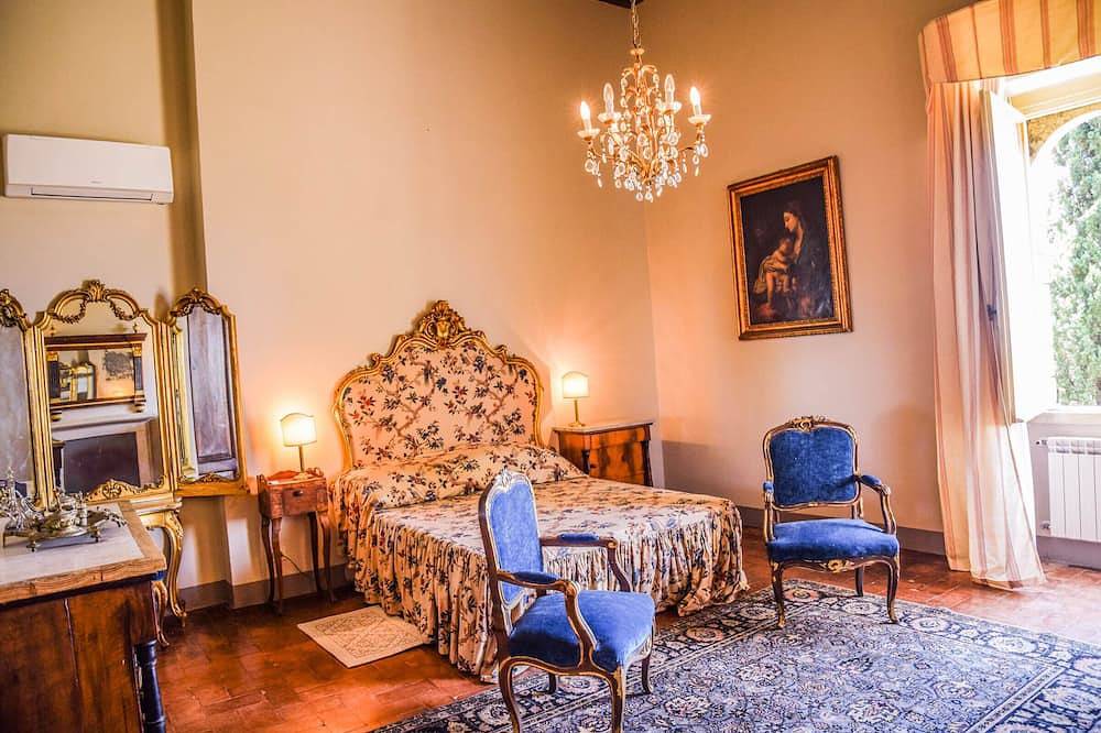 Renovated manor with private garden, private pool and air conditioning in Otricoli, Provincia de Terni