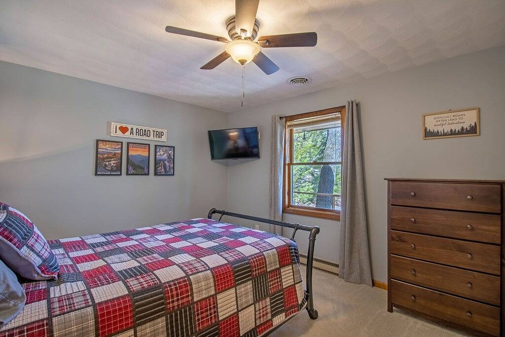 Hike the Snp-Massanutten Resort Free Resort Rec Access & Dog Friendly! in Massanutten, Blue Ridge Mountains