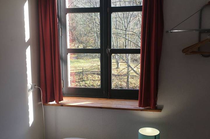 Gîte pour 5 personnes, avec piscine ainsi que terrasse et jardin à Lafarre - 4