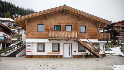 Hütte für 6 Personen, mit Terrasse und Sauna in Königsleiten