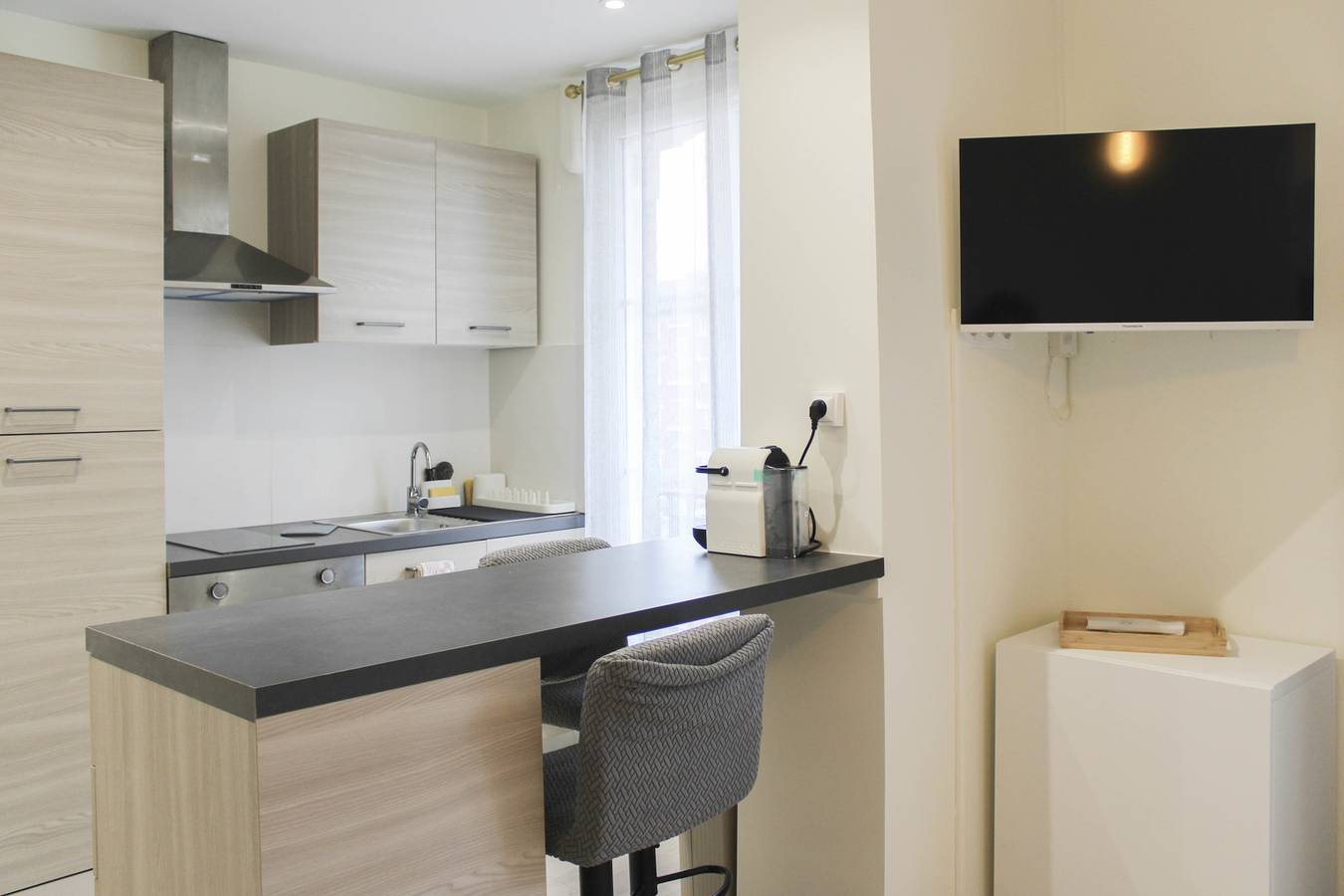 Estudio entero, Bright studio apartment on the outskirts of Paris in Clichy, Altos del Sena