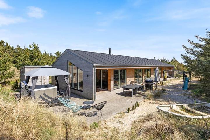 Villa for 8 people, with sauna and garden as well as hot tub, with pets - 1