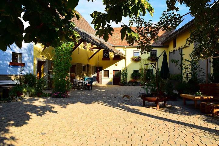 Ganze Wohnung, Ferienhof Seeber - Ferienwohnung Sonnenblume 40qm 1-Zimmerappartement mit Bad in Weikersheim, Taubertal