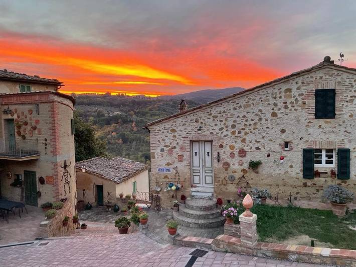 Location de vacances pour 2 personnes, avec Balcon et Terrasse ainsi que Jardin et Piscine à San Giovanni d'Asso - 2