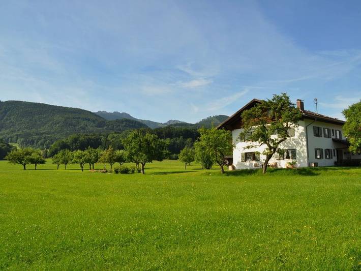 Ganze Ferienwohnung, Alpenzauber - ?Alpenzauber? ? Ihr Feriendomizil mit fantastischem Bergblick: Bergpanorama pur! in Bernau am Chiemsee, Chiemsee