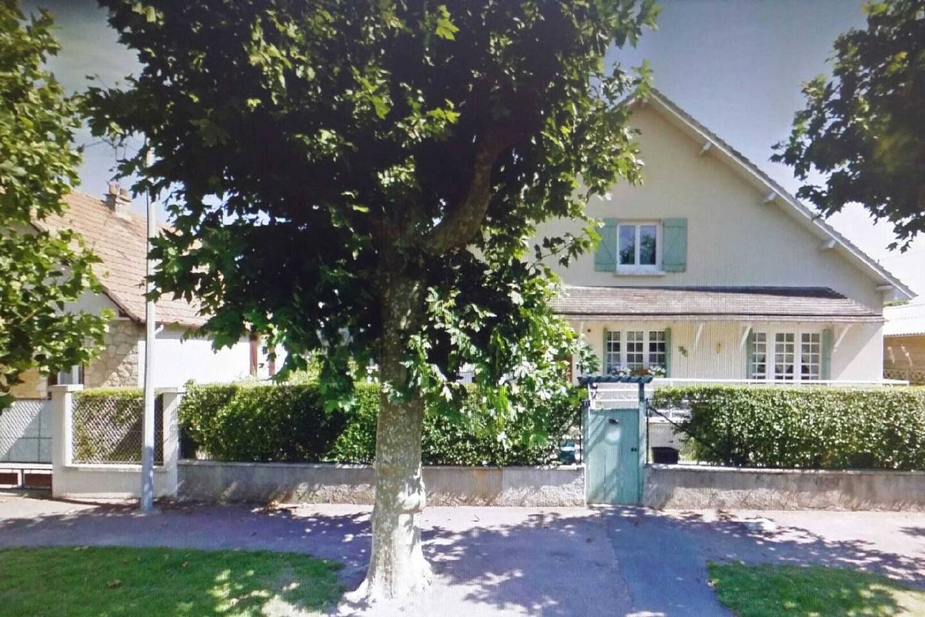 Spacious House with Fireplace in Dives-sur-Mer in Dives-sur-Mer, Lisieux region