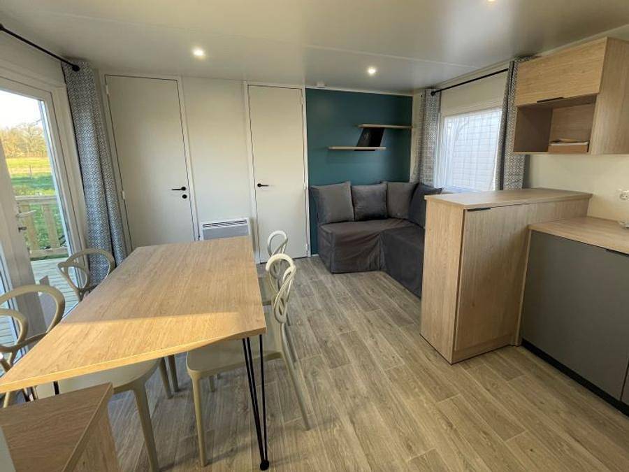 Flower Camping Loire et Châteaux - Mobilheim 6 personen - Komfort 35M2 (3Sch-6Pers) + überdachte Terrasse in Bréhémont, Loire-Tal
