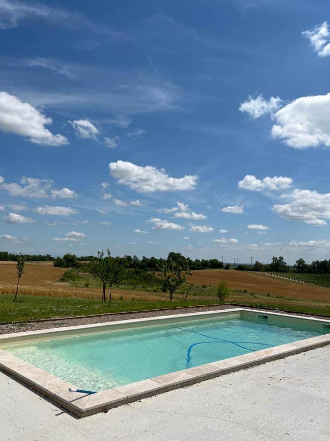 Location de vacances pour 13 personnes, avec Balcon et Terrasse ainsi que Jardin et Piscine à Cahuzac-sur-Vère - 4