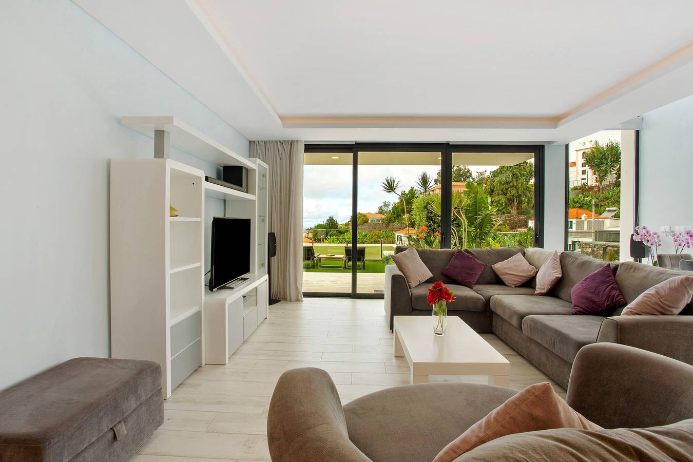 Villa 'Jolie' avec Vue sur la Mer, Wi-Fi et Climatisation in Pináculo, Ponta do Sol