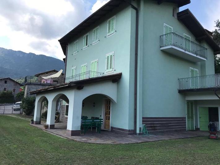 Appartamento per 5 persone, con Balcone e Terrazza nonché Panorama a Brentonico