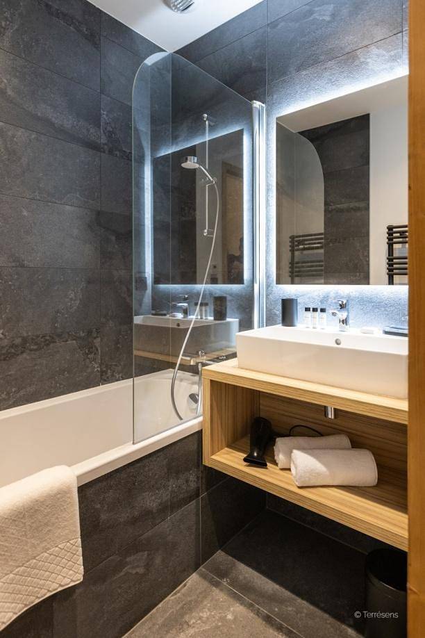 Entire apartment, Résidence Terresens Le Flocon Blanc - 5 room apartment 10 people (Premium) in La Chapelle-d'Abondance, Les Portes du Soleil