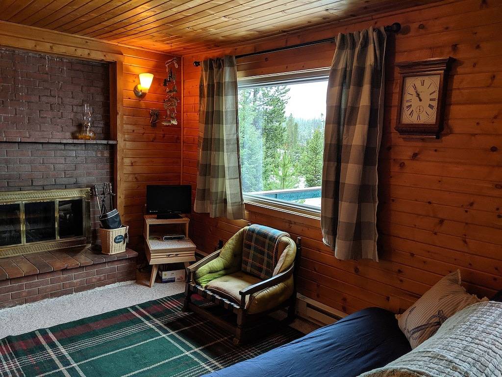 Machen Sie in der Piney Lodge einen Schritt zurück in die Vergangenheit in Grand County
