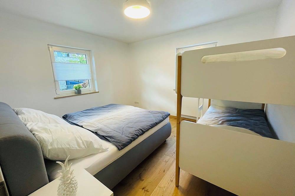 Ganze Wohnung, Moderne Ferienwohnung mit großer Terrasse im Fränkischen Seenland in Allersberg, Frankenalb