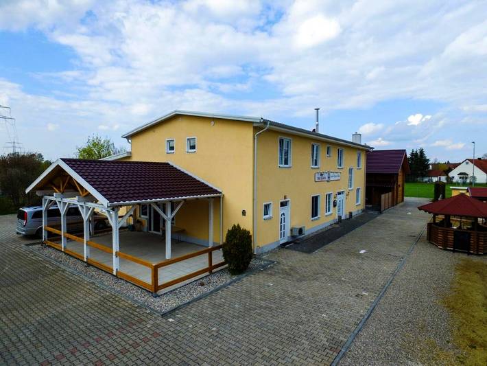 Hotel für 12 Personen, mit Terrasse und Garten in Landkreis Aichach-Friedberg