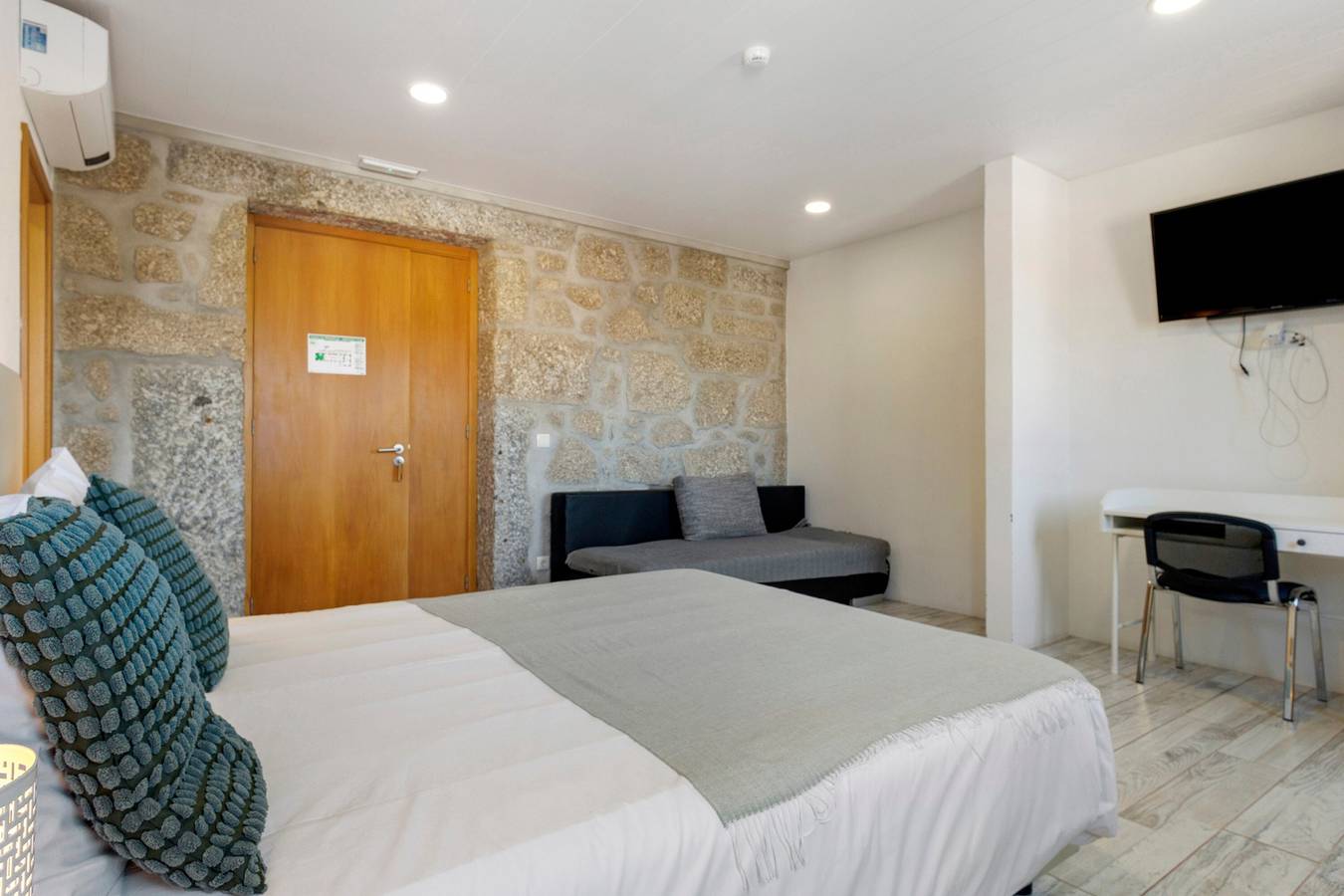 Kamer 'Kamer 15 - Quinta Do Avô' met Uitzicht op de Bergen, Wi-Fi en Airconditioning, foto 7