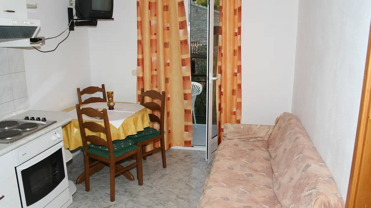 Cijeli apartman za odmor, Ferienwohnung für 3 Personen (26 m²) in Bol in Bol otok Brač, Bol