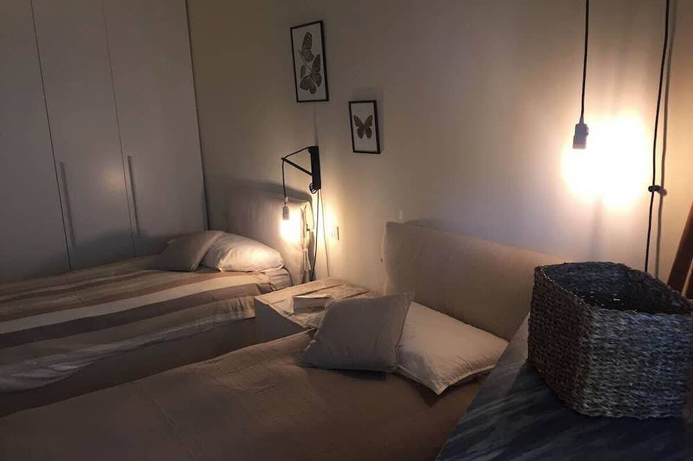 Casa al Vecchio Porto overlooking the ancient port in Cannero, Cannero Riviera