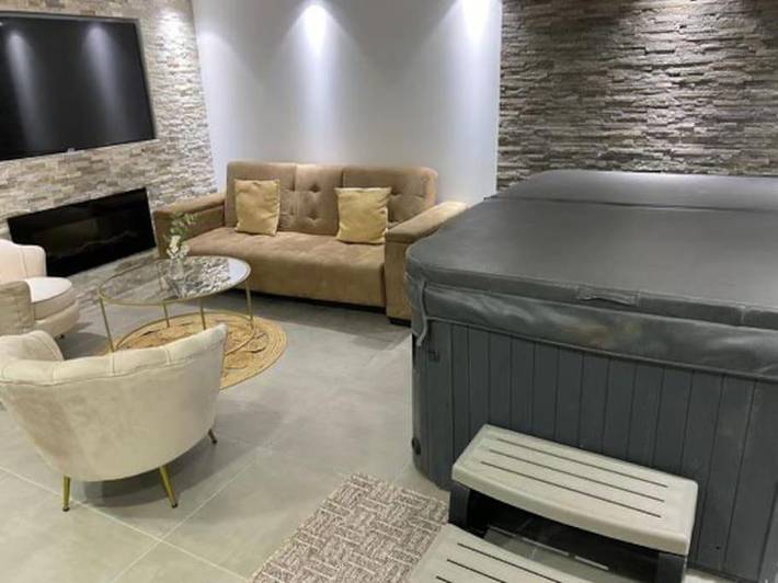 Location de vacances pour 7 personnes, avec jacuzzi ainsi que terrasse et jardin à Orange - 3