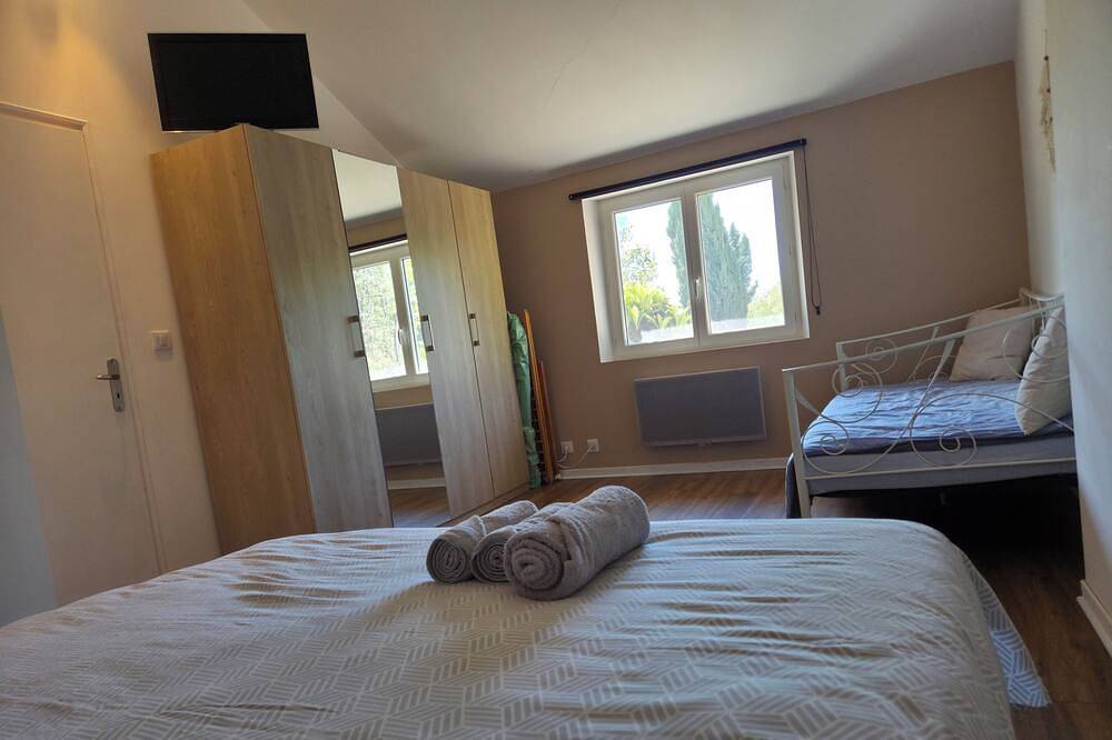 Au Cœur du Vignoble, Chai 6 Pers Avec Piscine in Gaillac, Albi region