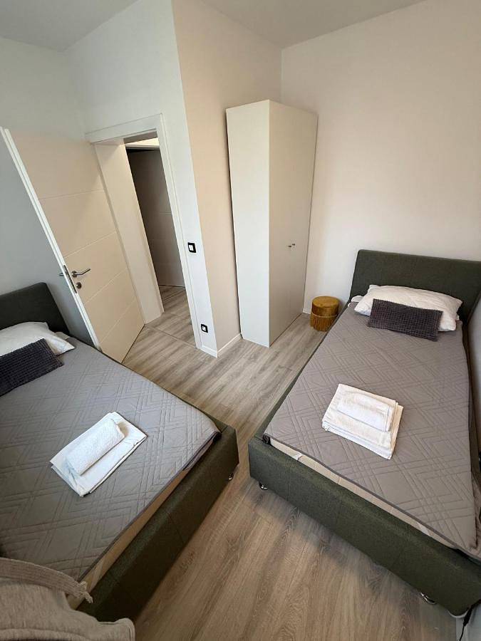Villa pour 6 personnes, avec vue ainsi que piscine et jardin dans Vir - 4