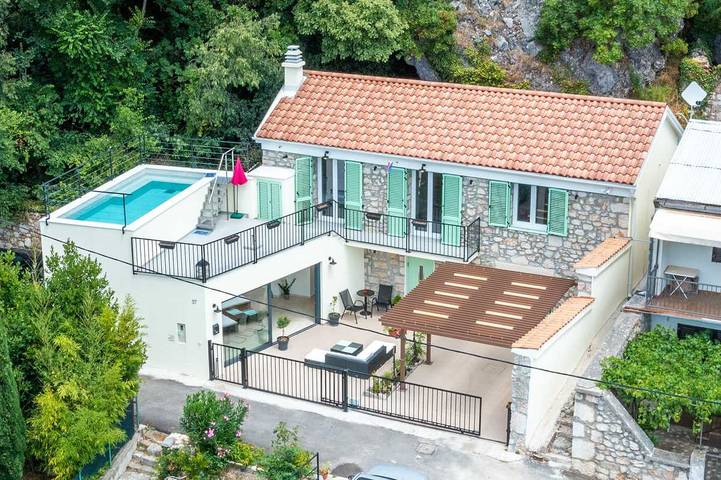 Ferienhaus für 8 Personen, mit Balkon und Terrasse sowie Pool in Grizane