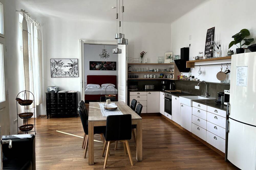 Ganze Wohnung, Ausgefallene Wohnung am Augarten in Brigittenau, Wien