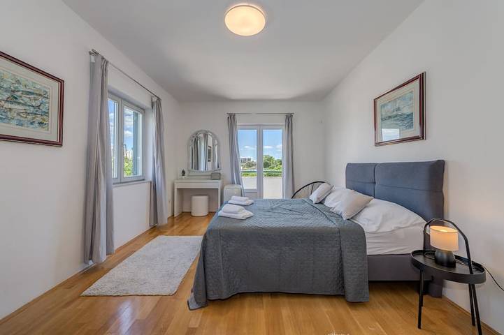 Ferienhaus für 12 Personen, mit Whirlpool und Pool in Split