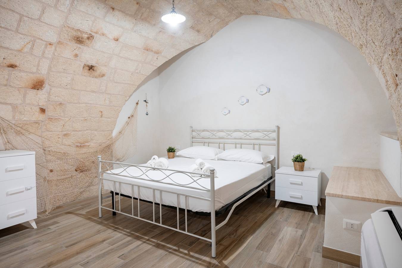 Appartamento intero, Appartamento 'Casa Sardella, Nel Centro Storico' con Wi-Fi e aria condizionata in Monopoli, Provincia di Bari