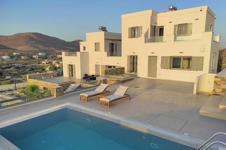 Villa for 6 people, with pool in Syros