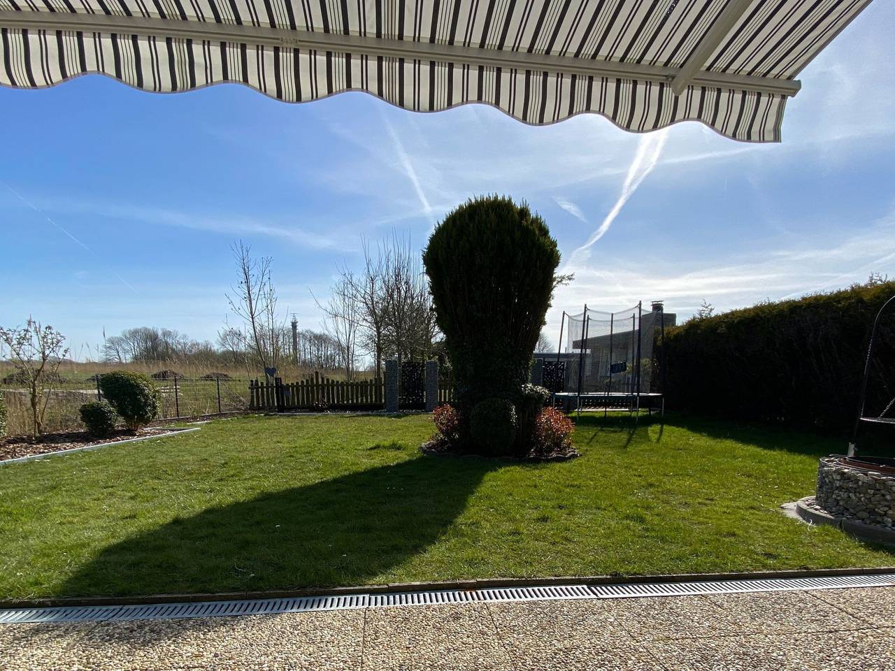Freistehendes Ferienhaus in Tossens mit Terrasse in Tossens, Butjadingen