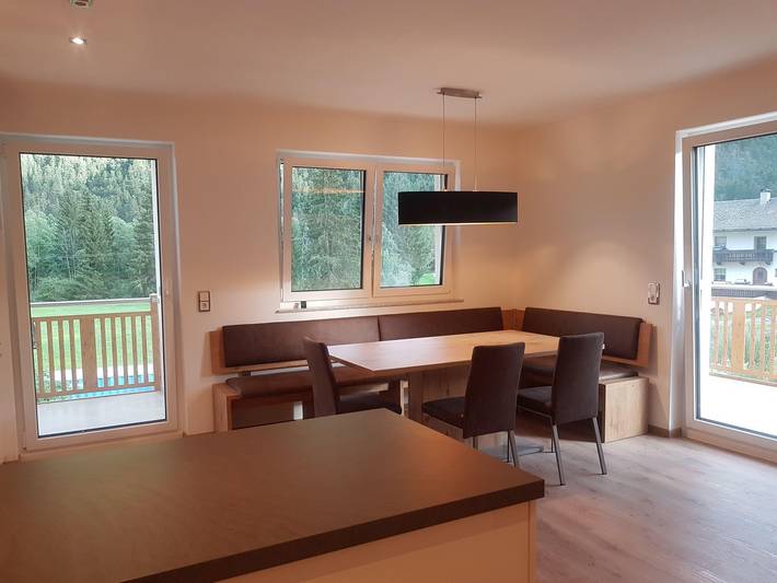 Ferienwohnung für 6 Personen, mit Balkon und Terrasse sowie Garten und Pool in Sillian