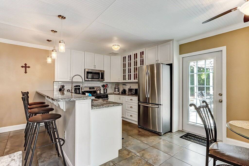 Graceful Southern Guesthouse + Wohnbereich im Freien in Clay County (FL)