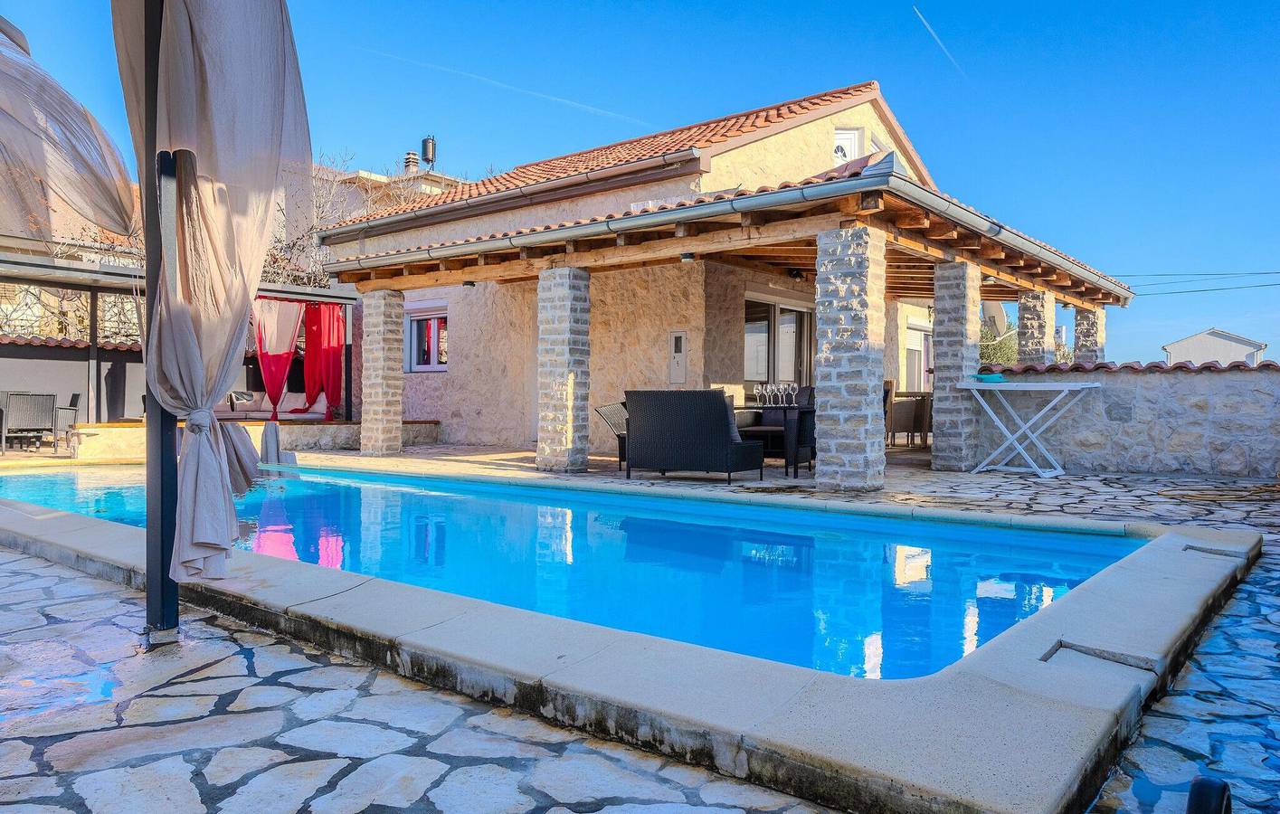 Ferienhaus für 8 Personen mit Terrasse in Novigradsko More, Zadar