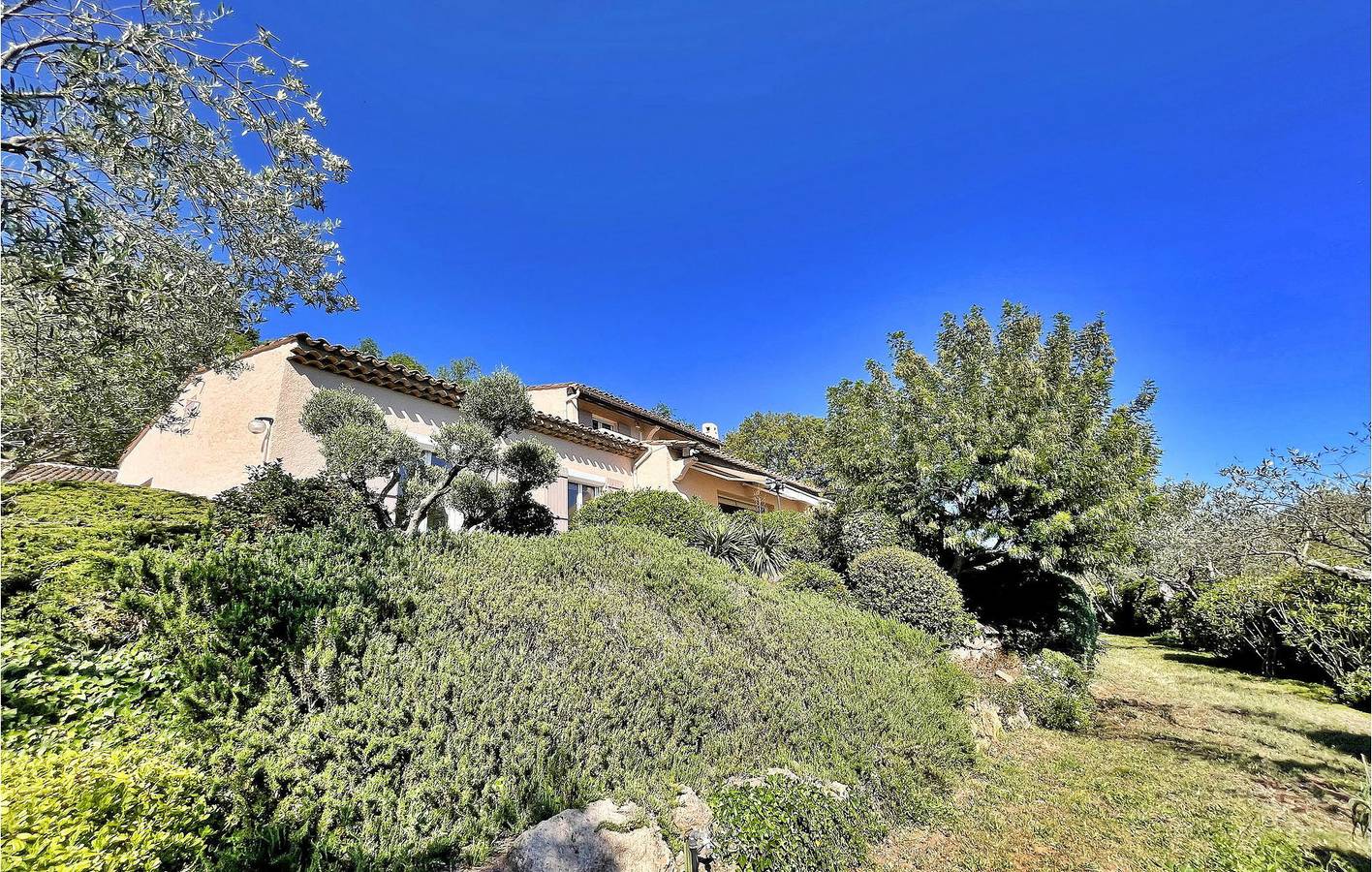 Heated Pool Apartment, AC, Parking, Terrace & Internet | 1km to Les Adrets in Les Adrets-de-l'Estérel, Mediterranean Coast (France)