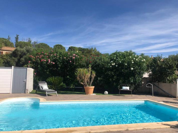 Ferienwohnung für 4 Personen, mit Balkon und Garten sowie Pool in Puisserguier