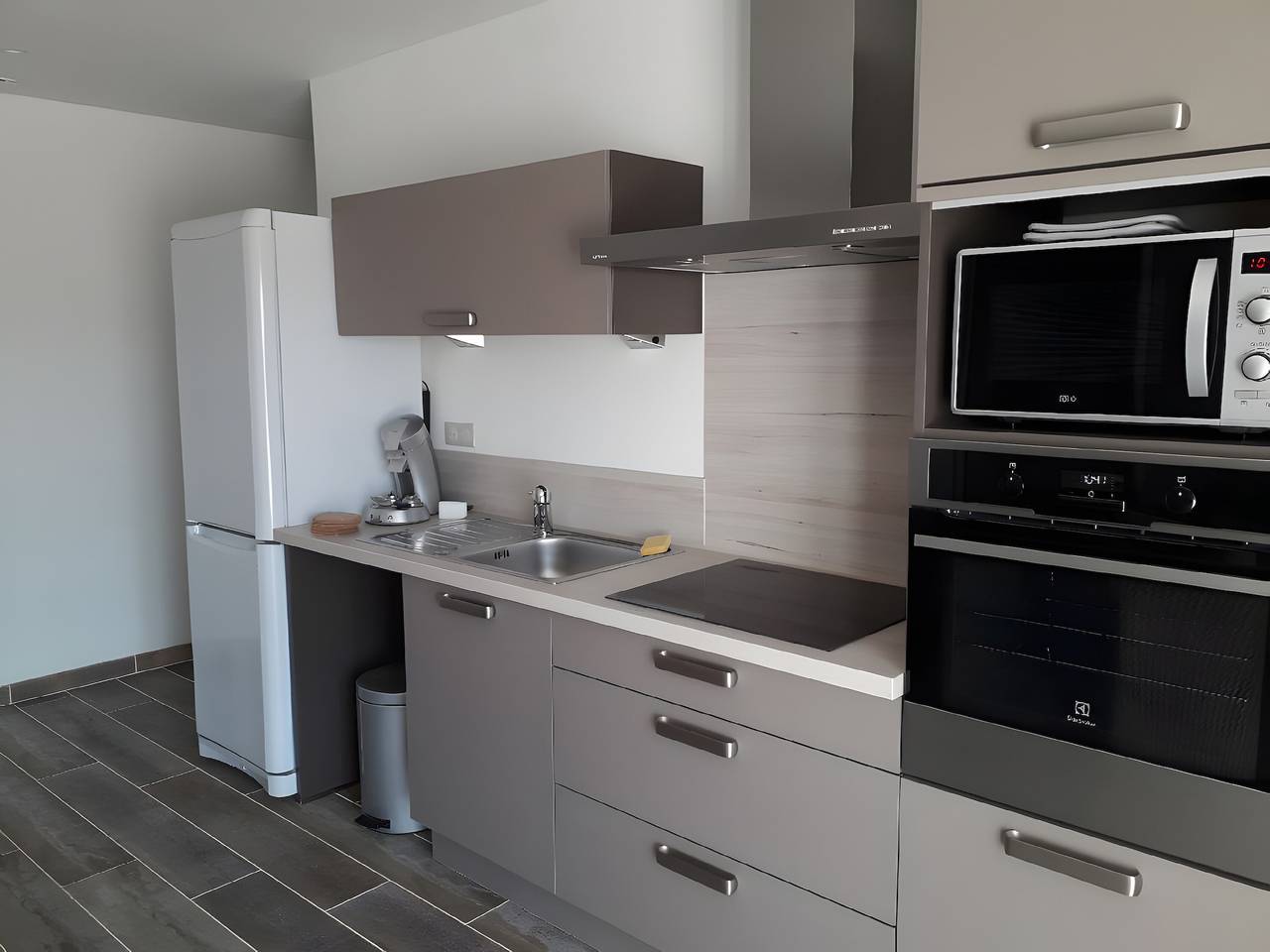 Casa vacanze 'Chez Le Petit Claude' con terrazza privata, giardino privato e Wi-Fi in Vendenesse-sur-Arroux, Charolles e dintorni
