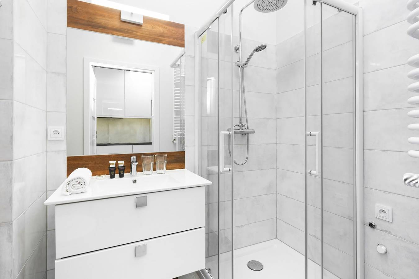 Entire studio, Prymasa Tysi clecia 83a Studio Air Conditioning in Warsaw, Masovia