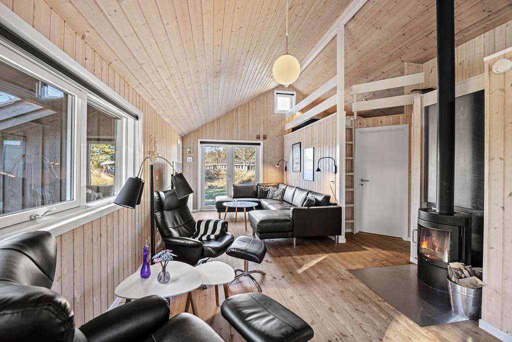 Gemütliches Ferienhaus mit Kamin im Grünen von Blåvand in Blavand, Varde
