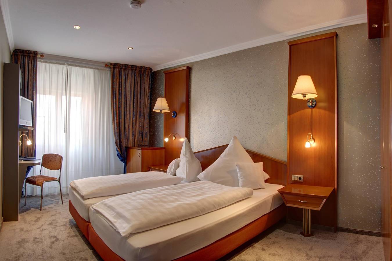 Hotel-Restaurant-Weinhandlung Im Engel - Doppelzimmer, Bad/Dusche/Wc Standard in Warendorf, Münsterland