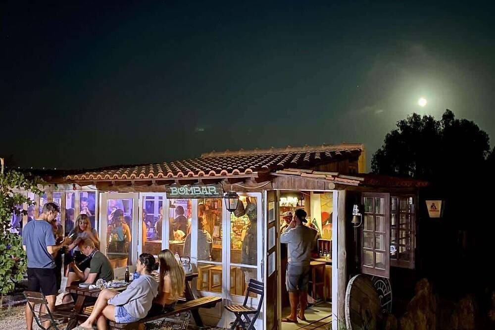 Da Silva Surfcamp - Areia Branca in Lourinhã, Lisbon District