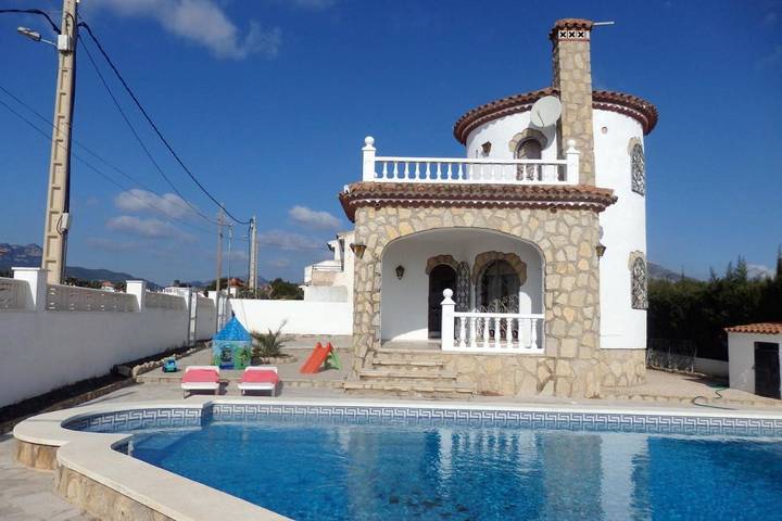 Casa rural para 7 personas, con jardín y piscina en Baix Camp