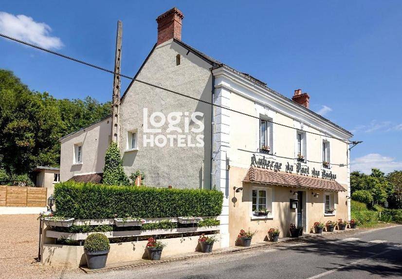 Logis Hôtel Auberge du Port des Roches in Luché-Pringé, Sarthe