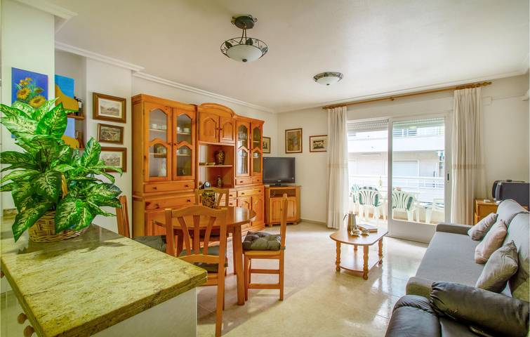 Apartamento vacacional entero, Escapada junto a la playa: Aire acondicionado, cocina americana, terraza y aparcamiento in Santa Pola, Costa Blanca
