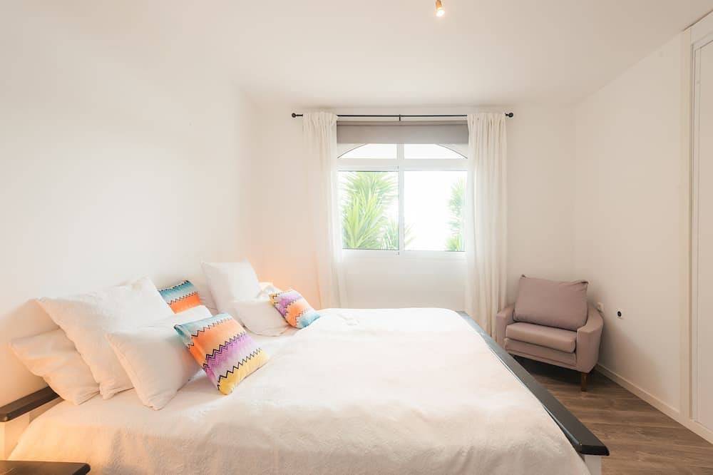 Apartamento entero, Casa Oliva - Vista Mar 1: Designer apartment garden level, top location, heated pool in Arco da Calheta, Isla de Madeira