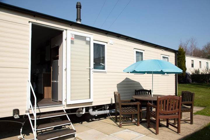 Maison d’hôte pour 3 personnes, avec Terrasse et Jardin ainsi que Bassin pour enfant et Vue à Poole - 3