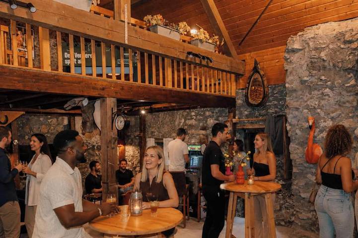 Ferienhaus für 20 Personen, mit Whirlpool und Balkon sowie Sauna und Garten, mit Haustier in Blankenheim
