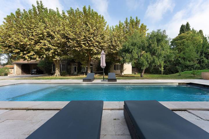 Ganzes Studio, Charmantes Studio Le Mas de Kitty, gemeinsamer Garten und Pool in Saint-Rémy-de-Provence, Arles und Umgebung